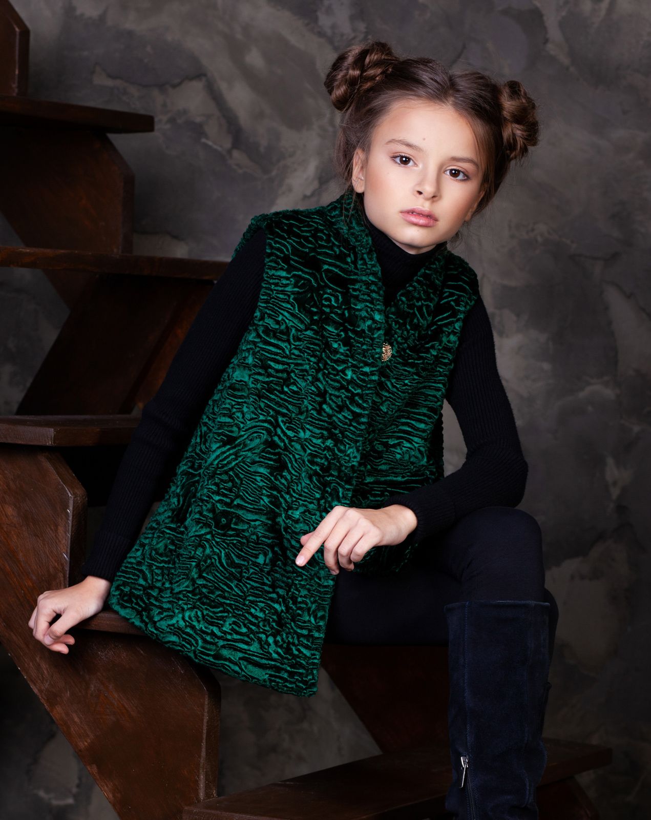 Photo #1 - Kids vest eco fur Tissavel - astrakhan emerald